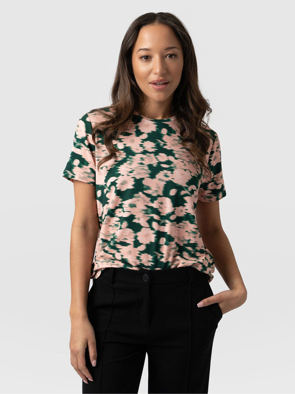 Boyfriend Tee Chelsea Floral Print - Women's T-Shirts | Saint + Sofia® EU