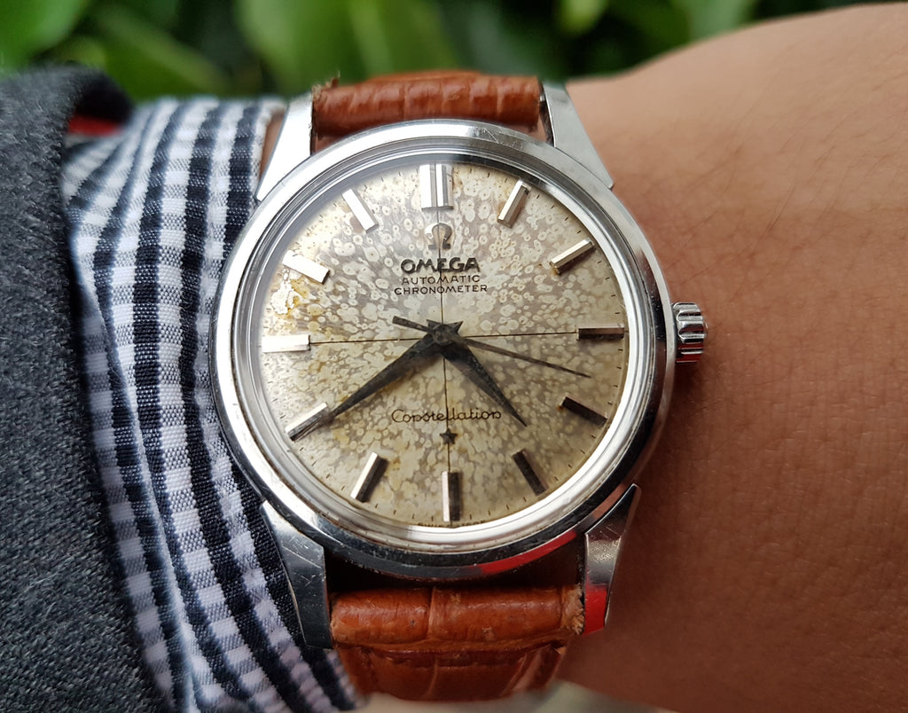 Vintage Patina auf einer Omega -Konstellation Uhr