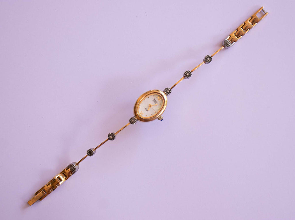 Armitron Damen Uhr mit einzigartigem Armband