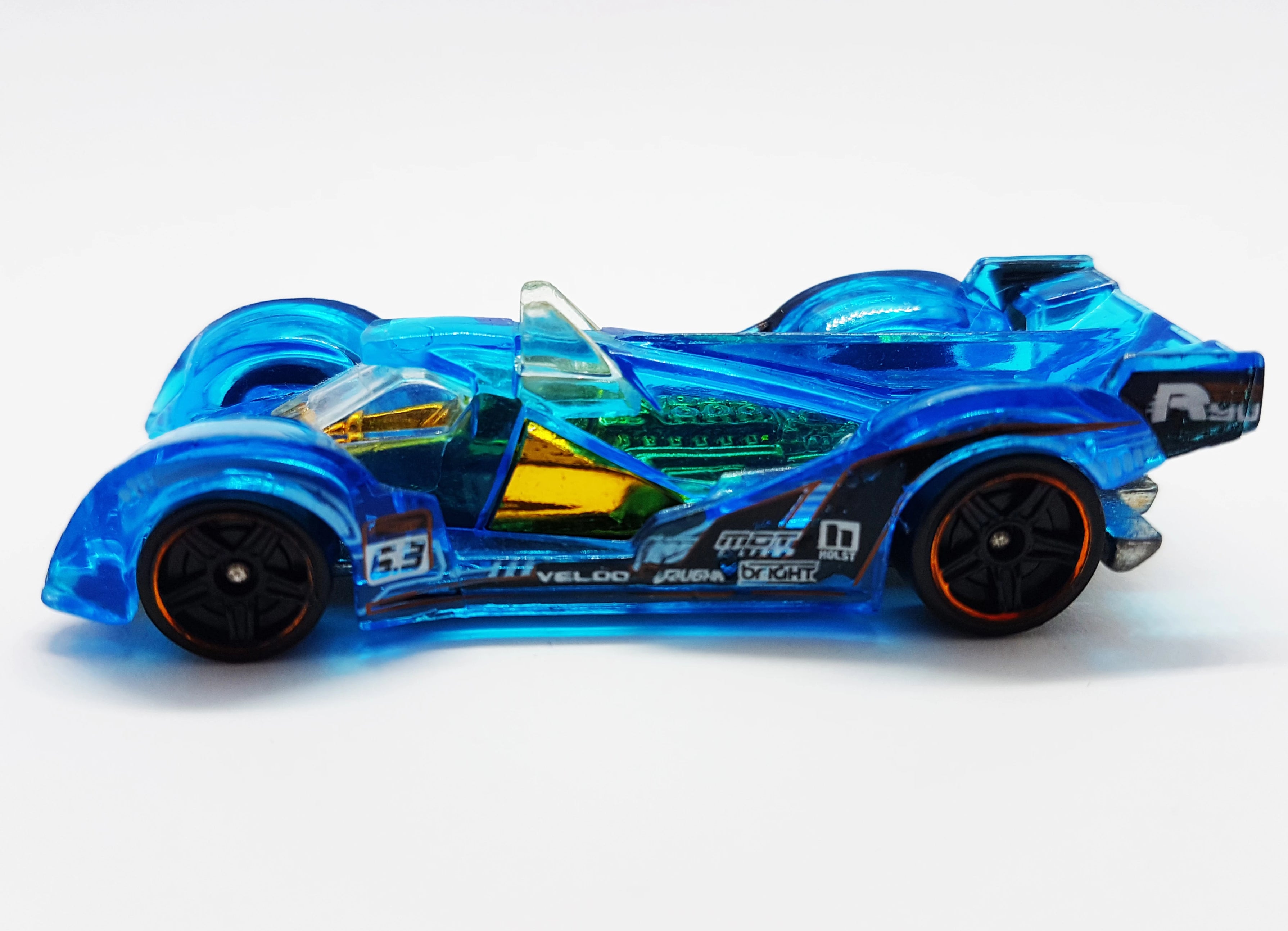 hot wheels blue car