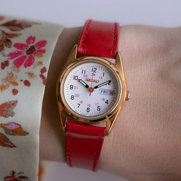 Vintage Seiko 7N83-0011 A4 Watch | Elegant Wristwatch for Her – Vintage  Radar