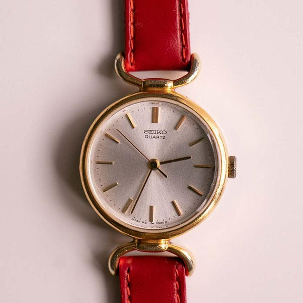 90s Gold-Tone Seiko 1421-0060A Watch for Women on Red Strap – Vintage Radar