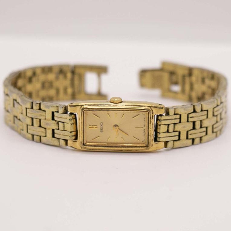 Vintage Seiko 2E20-7021 RO Watch | Rectangular Seiko Women's Watch – Vintage  Radar