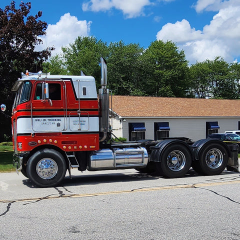 T.O.W - Truck of the Week – Berube's Truck Accessories