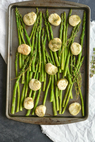 Herb Baked Scallops & Asparagus
