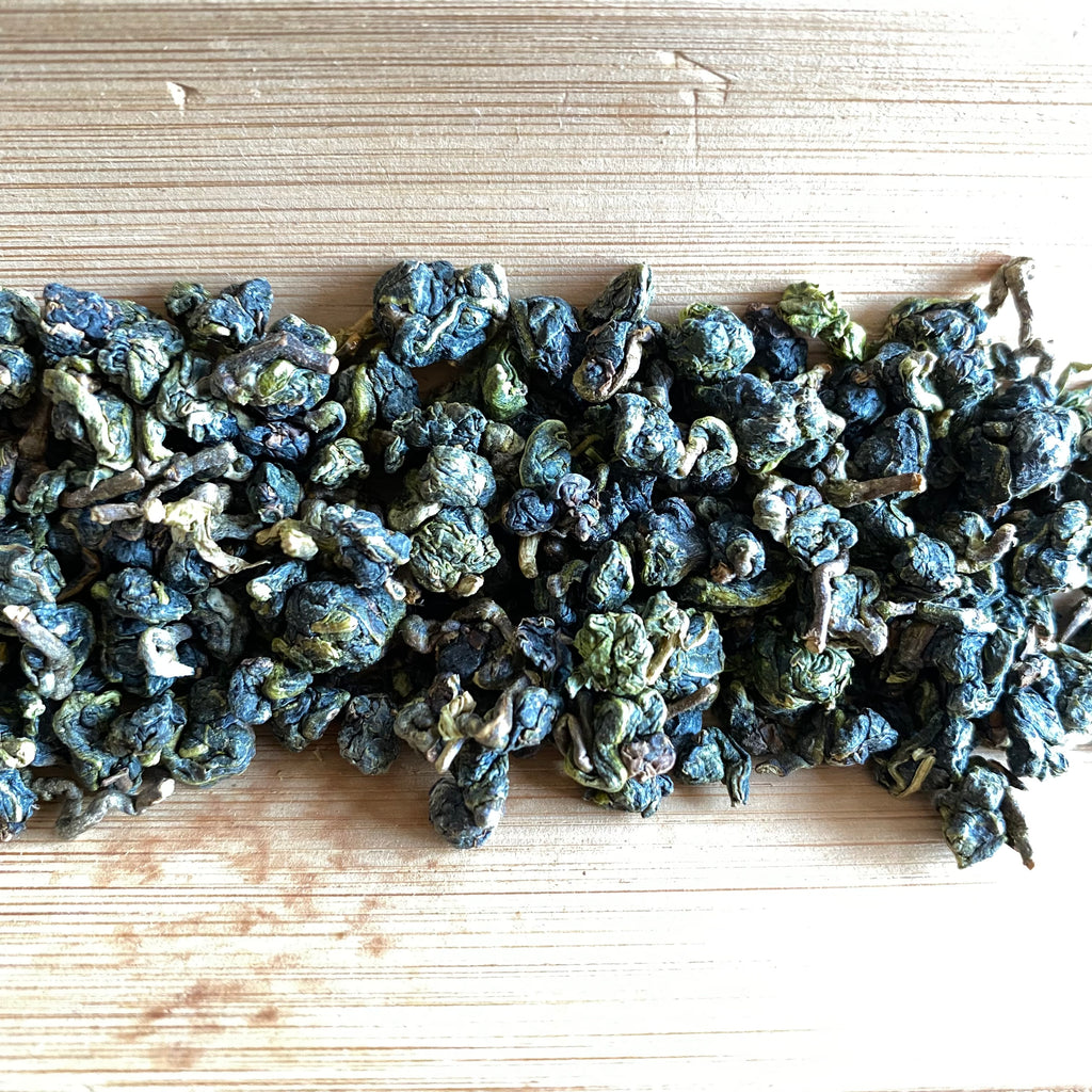 Traditional Lugu Oolong Tea dried leaves