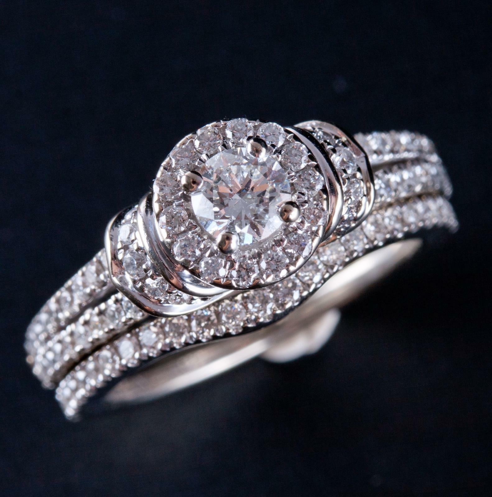 Vera Wang 14k White Gold Round Cut Diamond Engagement