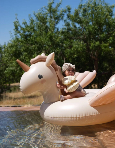 Konges unicorn float