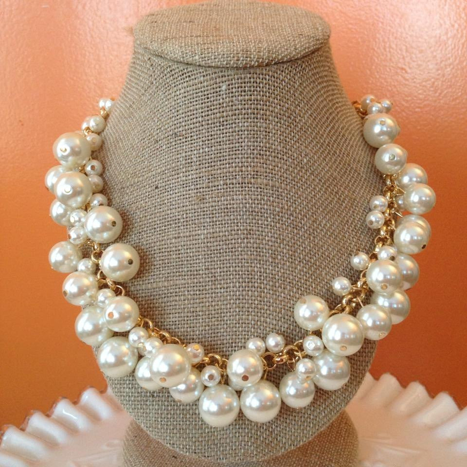 Chunky Pearl Necklace | Joias e bijuterias, Colares, Acessórios