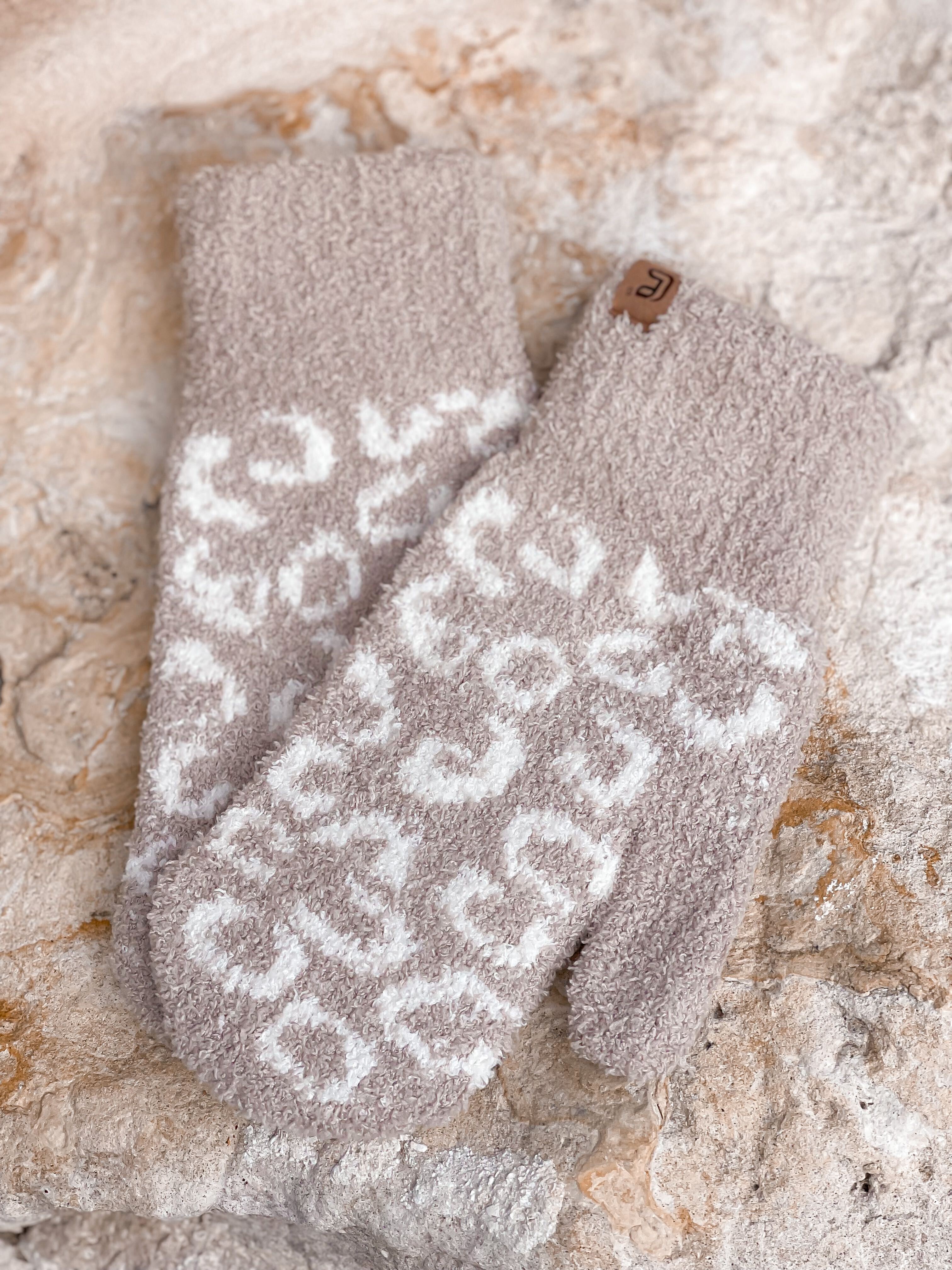 Cozy Leopard Mittens - Beige