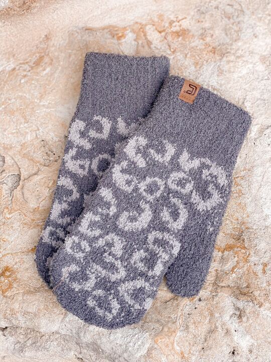 Cozy Leopard Mittens - Gray