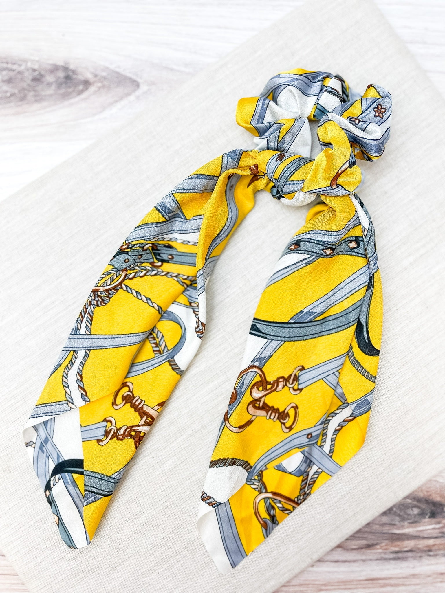 Chain Link Printed Scarf Pony - Yellow