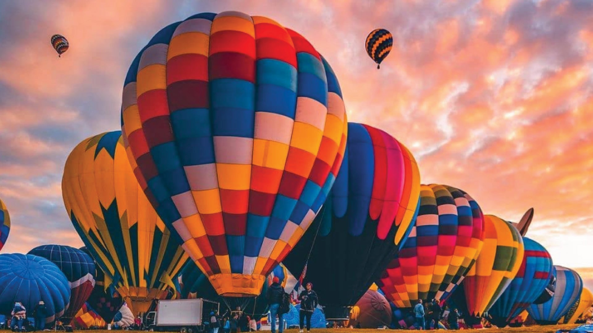 MuskOx Men's Apparel Summer and Outdoor Festival Guide. Photo of Albuquerque Balloon Festival by amazingshots_reflections 