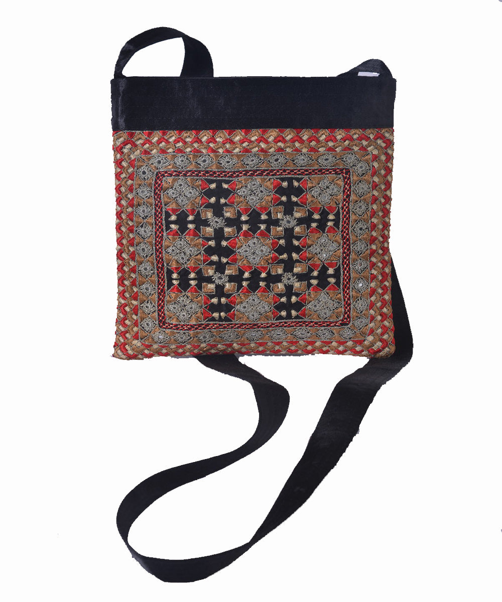 Pattola Silk Digital Print,Cotton Printed, Katha Stitch Single Partition  Sling Bag