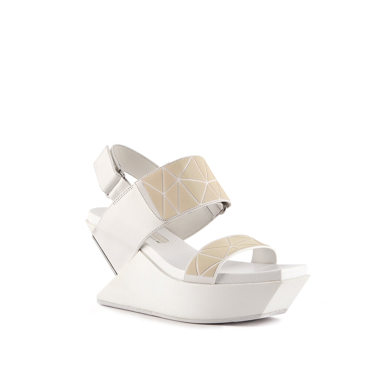 Delta Wedge – United Nude