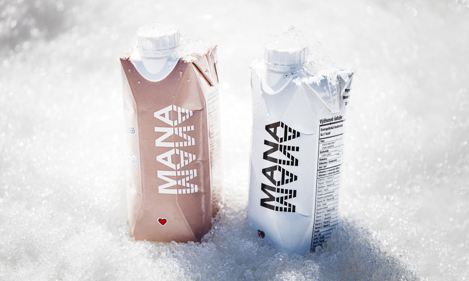 ManaDrink Choco and ManaDrink Origin on the snow for Christmas time.