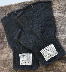 Hudson Wool Fingerless Gloves in Coal 