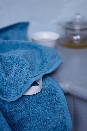 Home Expressions Quick Dri Benzoyl Peroxide Friendly Bath Towel | Blue | One Size | Bath Towels Bath Towels | Quick Dry|Benzoyl Peroxide Friendly | B