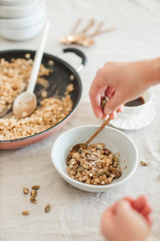 Image of the apple and granola casserole recipe by Les Belles Combines