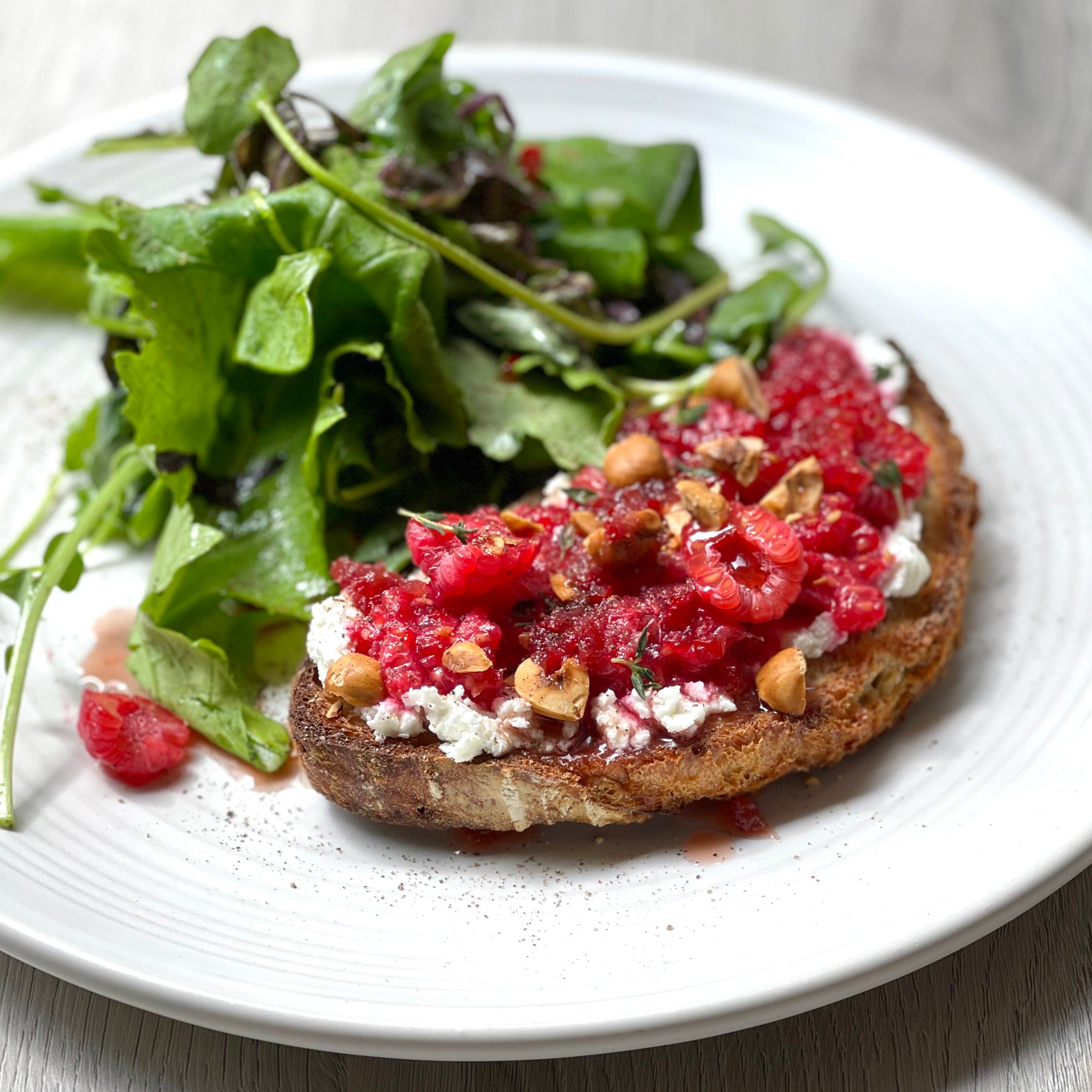 Goats cheese and raspberry bruschetta 