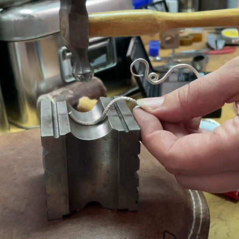 Jeweller Clio Saskia making her Slink Ring