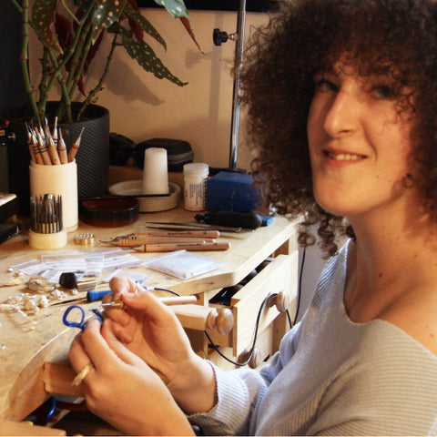 Jeweller Clio Saskia working at her bench