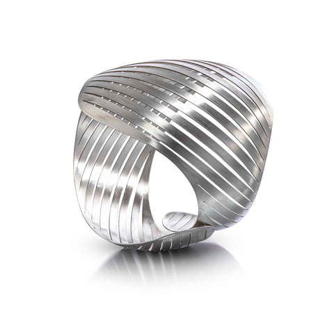 Parametric Silver Bracelet by Ellina Pollitt (c) The Goldsmiths' Craft & Design Council, Photographer Richard Valencia