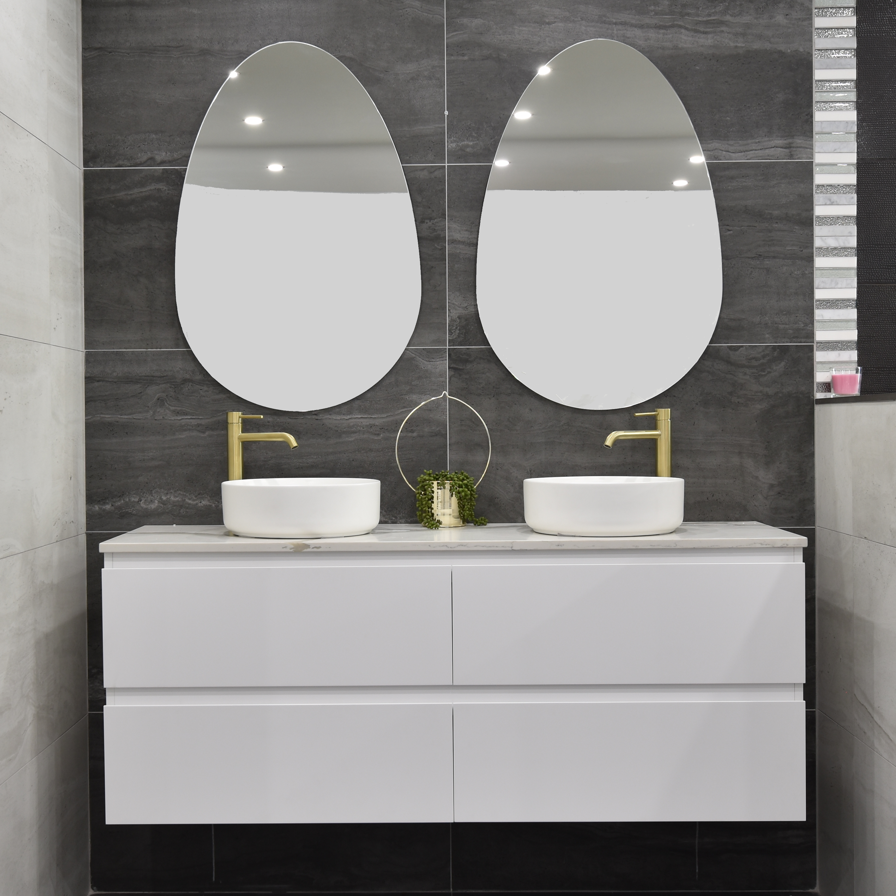 Egg 600mm x 900mm Frameless Mirror with Polished Edge