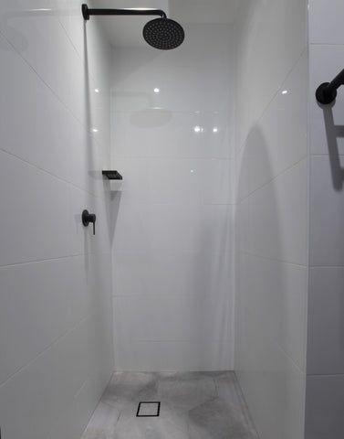 Simple Shower and Tub Cleaner