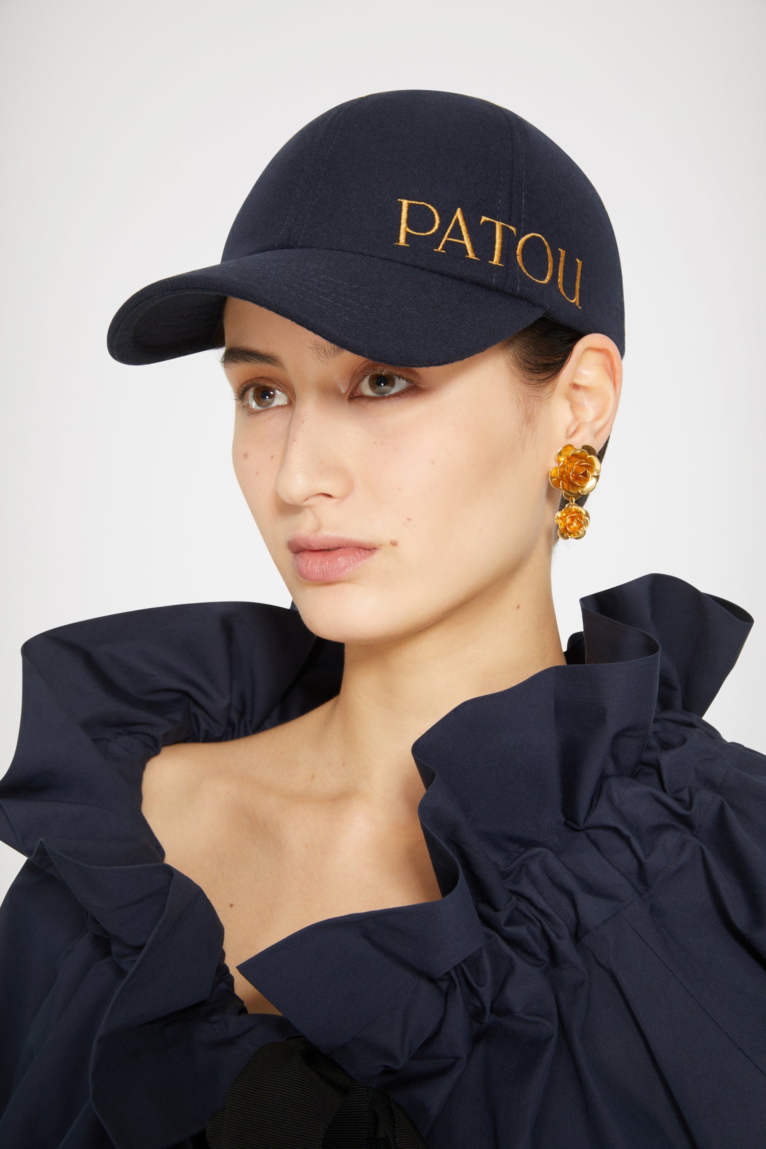 メール便可 2セットまで 新品 タグ付き！ PATOU ハット 交渉可能