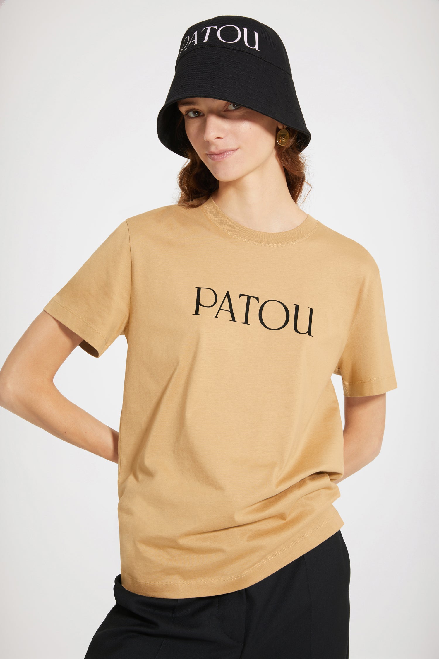 PATOU】パトゥ オーガニックコットン バックロゴTシャツの+