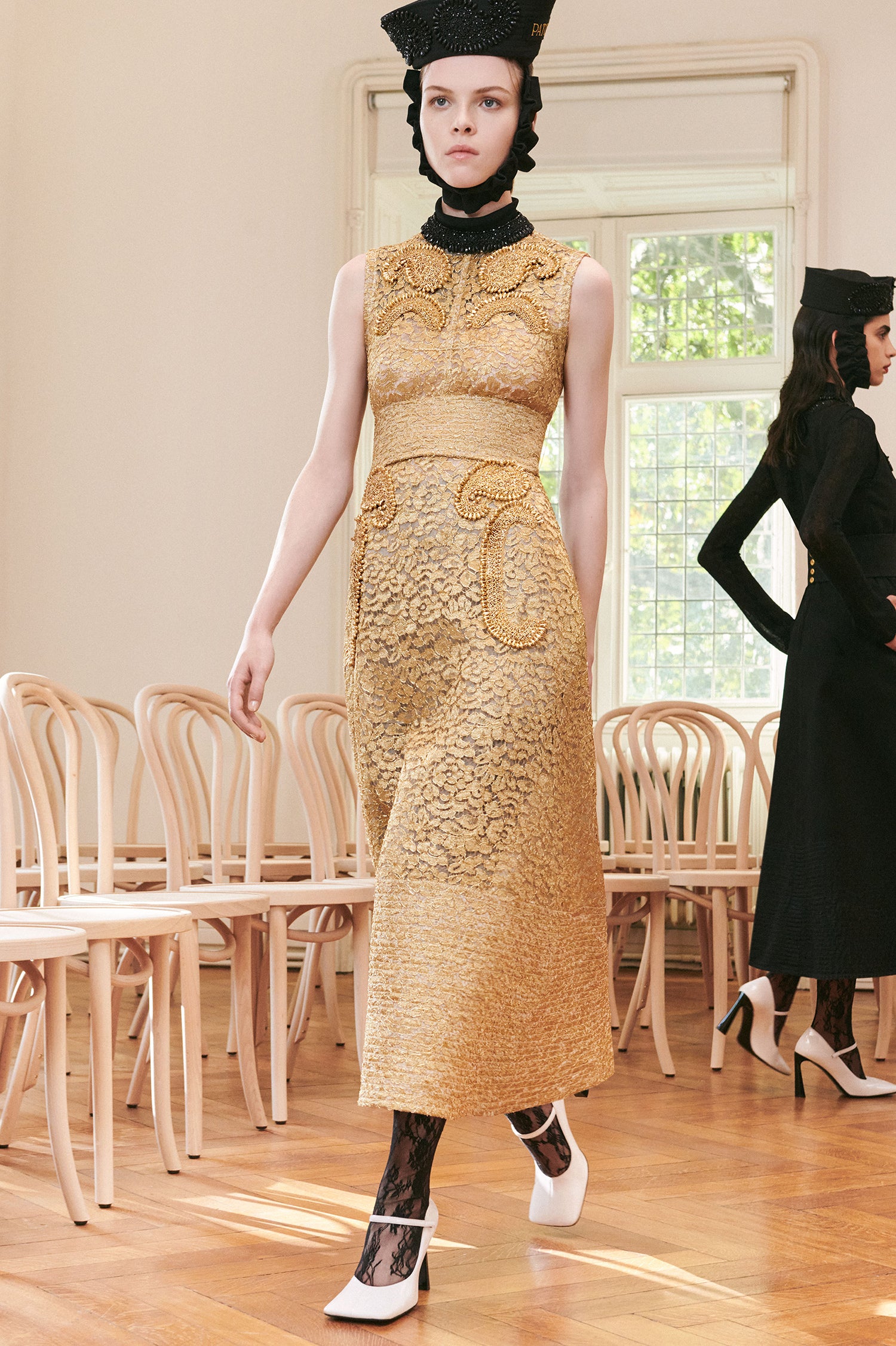 Patou - Gold lace dress with embroidery