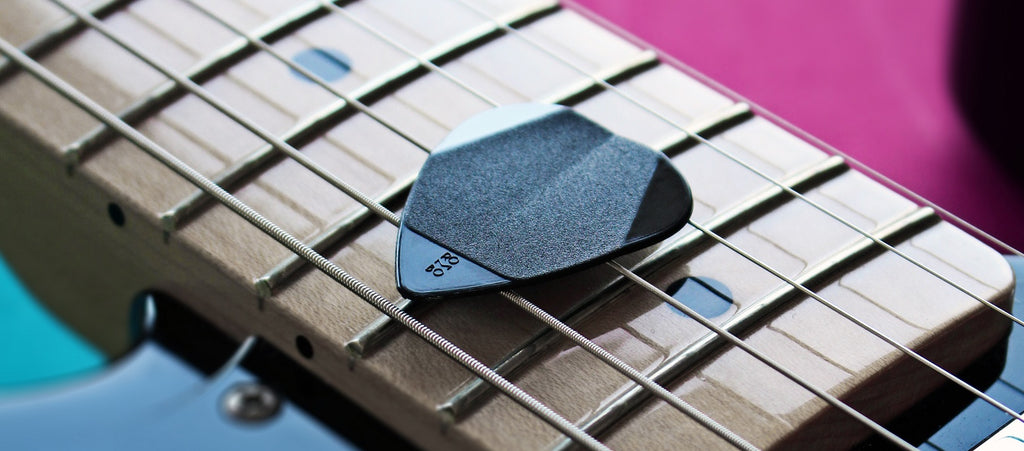 Guitar pick medium thickness