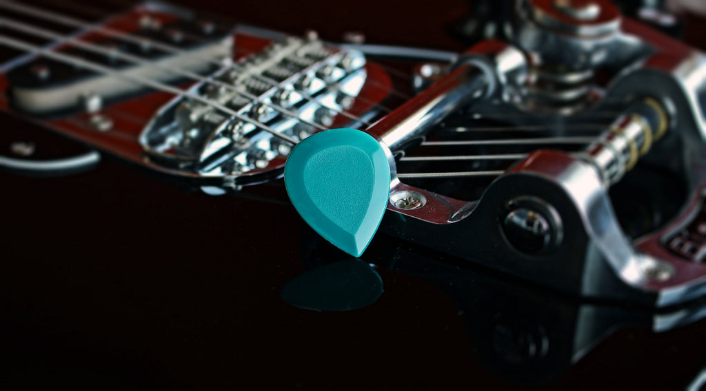 guitar-pick-bevel-edge