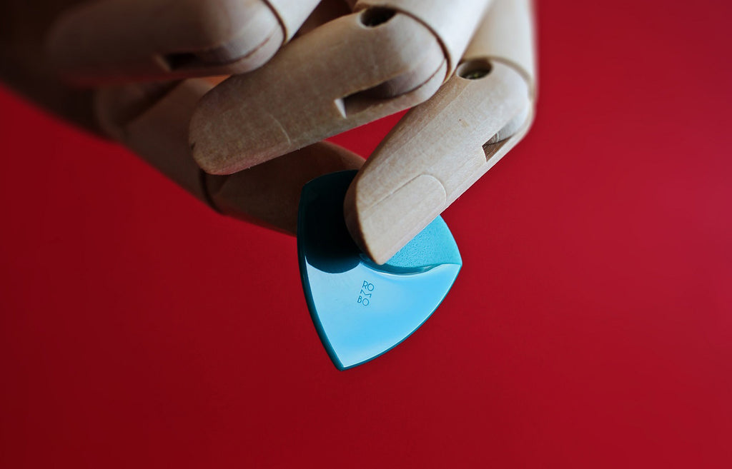 guitar-pick-size