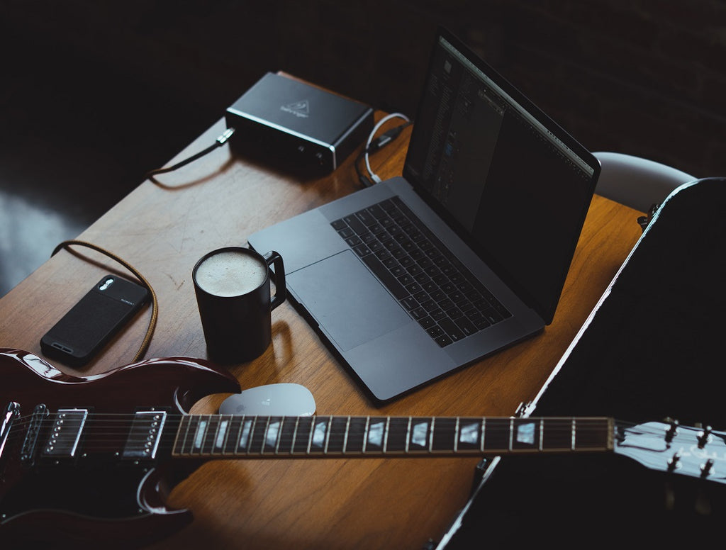 Guitarra de estudio en casa