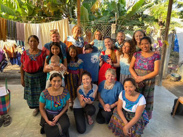 group photo of natural dyeing with dona francesca in guatemala