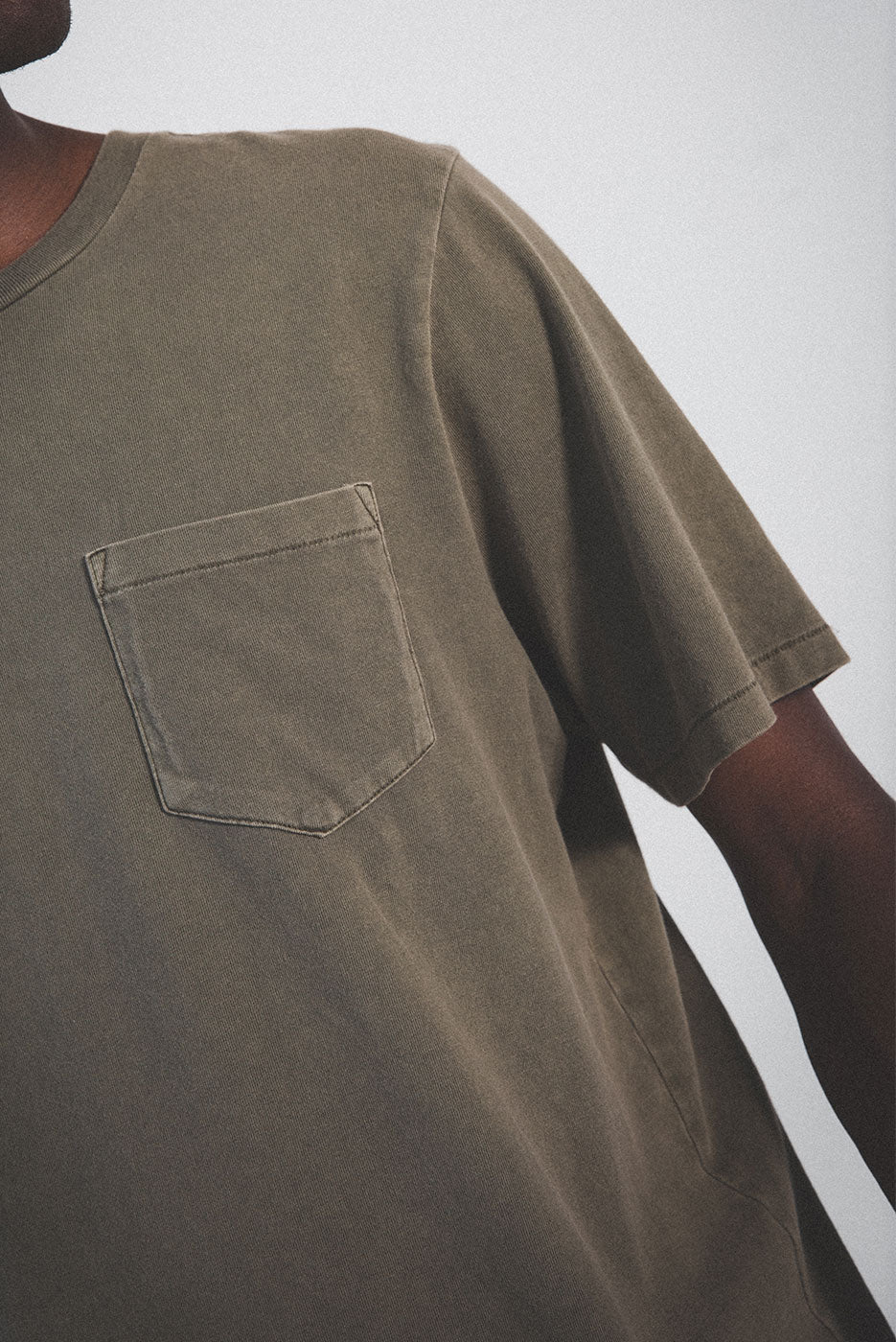 CORE CURVED HEM TEE