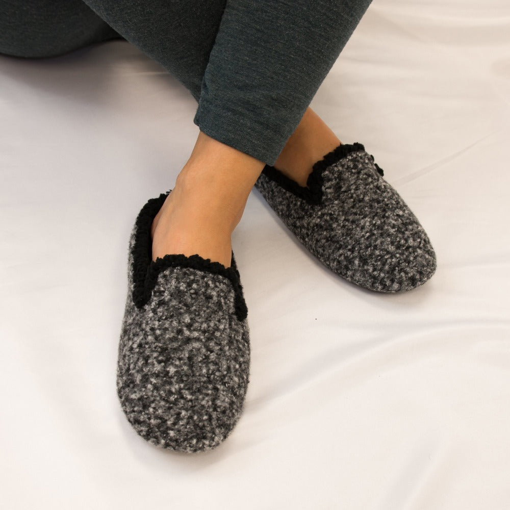 isotoner hoodback slippers