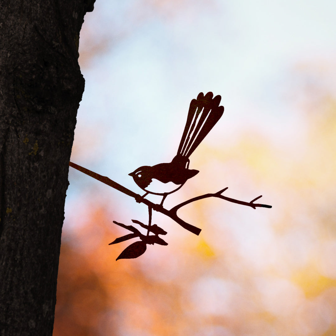 Metal birds - Garden ID