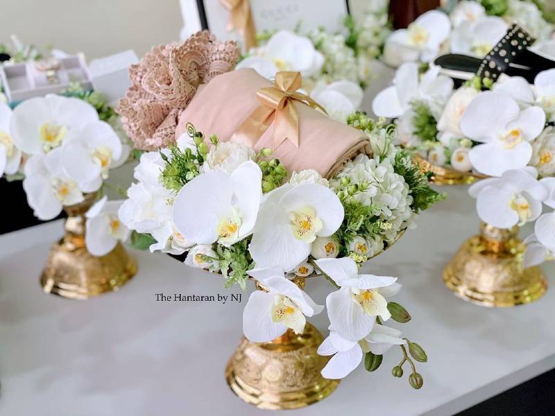 gubahan hantaran telekung sejadah The Dulang By AqilaaHadie