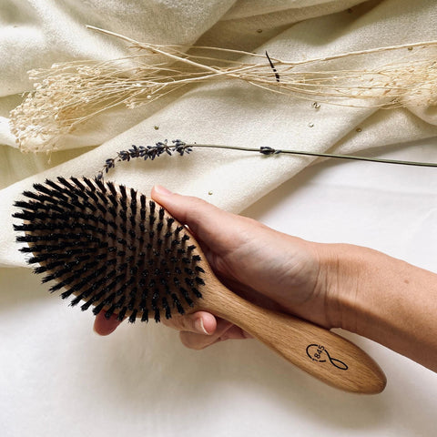 Brosse à cheveux en poils de sanglier et en bois fabrication française