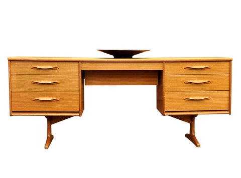 AndersBrowne archive: Frank Guille dressing table for Austinsuite