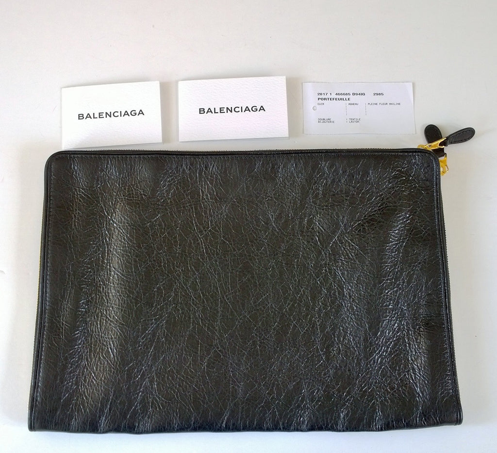 Mand Oberst Limited Balenciaga Black Leather Logo Pouch Computer Sleeve Clutch Bag – AvaMaria