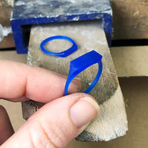 How are signet rings made