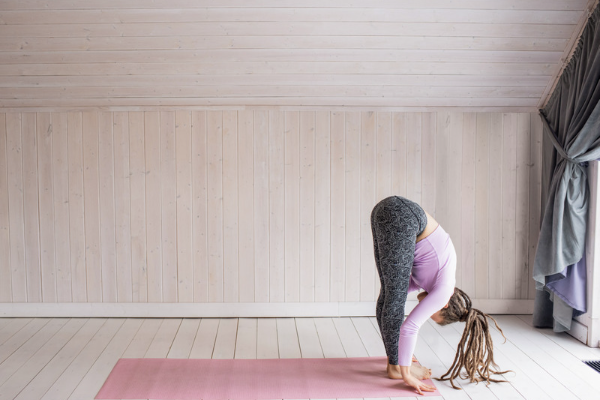 5 Beginner Yoga Poses That Will Kickstart Your Transformation Into A  Healthy, Mindful Yogi