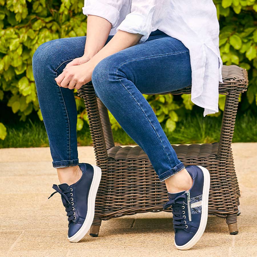 Sprint: Navy Leather - Women's Sneakers for Bunions – Sole Bliss USA