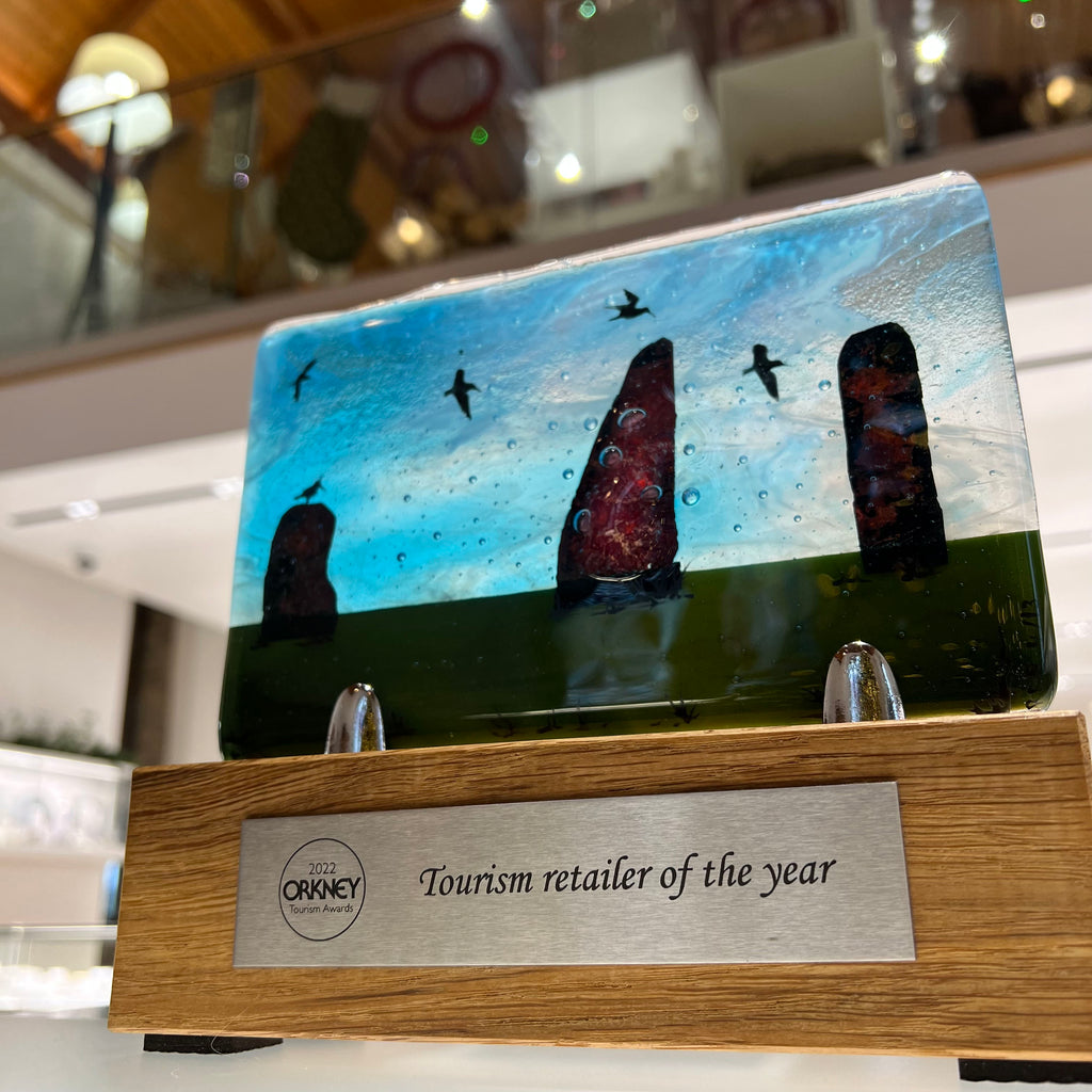 Image of the 'Tourism retailer of the year' award.