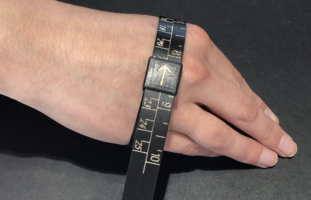 Measuring your hand for a closed bangle