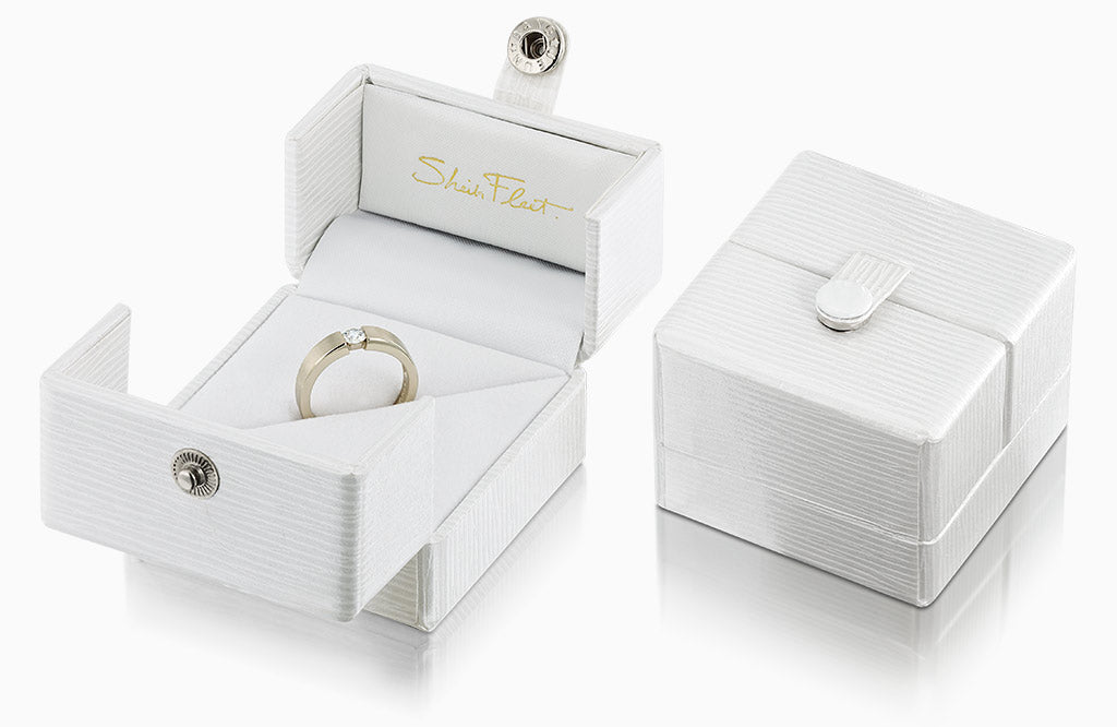 Sheila Fleet presentation boxes for engagement rings & wedding bands.